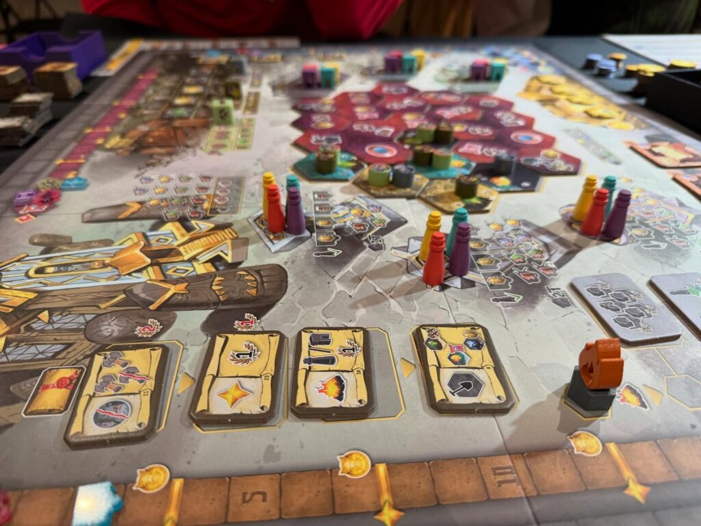 Efter en andra spelning av Covenant m&aring;ste jag erk&auml;nna att det &auml;r ett riktigt bra spel. P&aring; fyra mycket roligare &auml;n p&aring; tv&aring;!